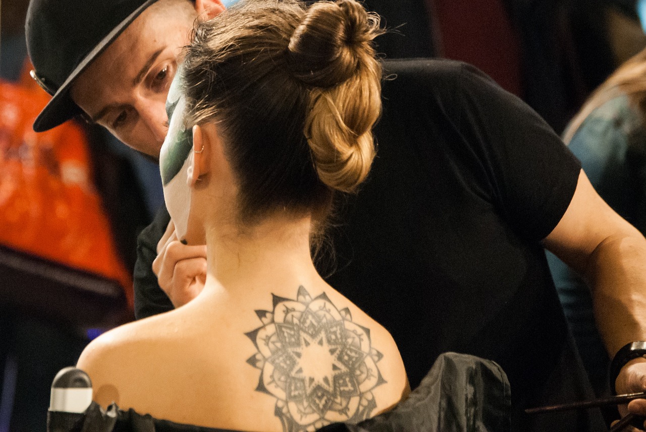 最新满背纹身,时尚潮流与个人表达的新风尚