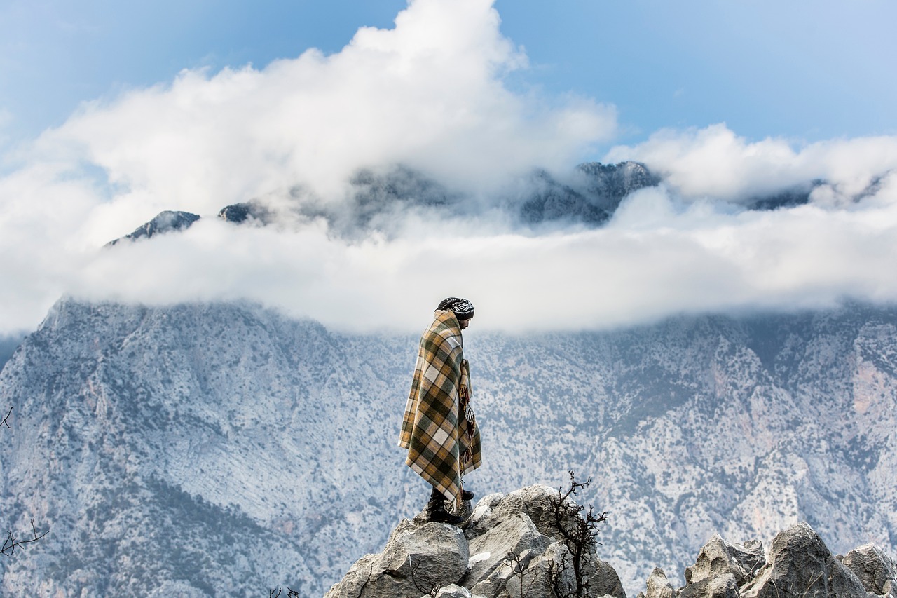 最新谍战大片,紧张刺激,悬念重重,扣人心弦!