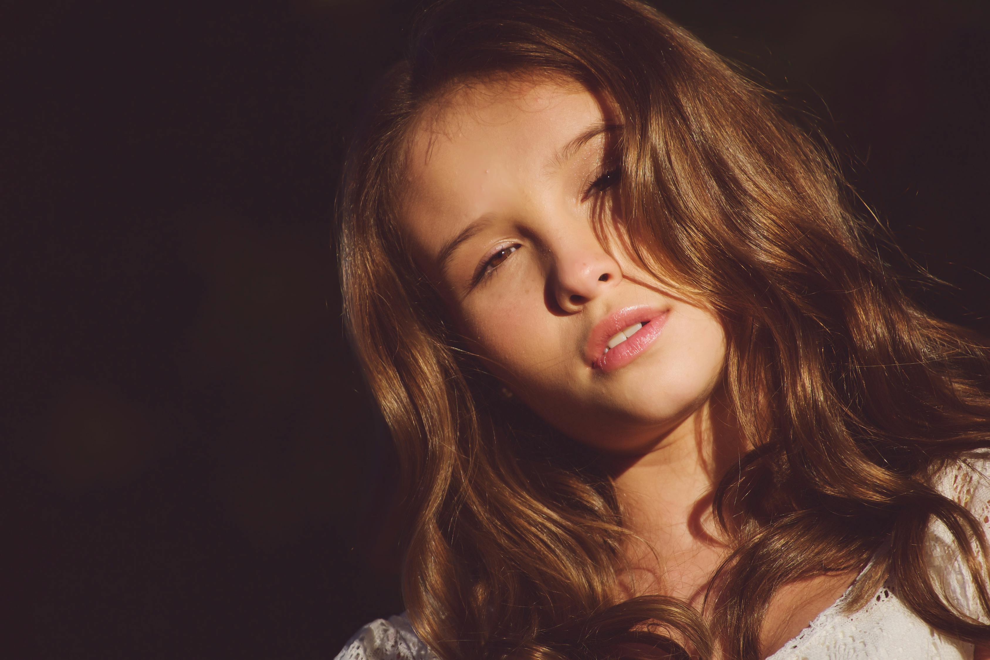 黄轩最新照片展现成熟魅力与独特风采的魅力瞬间