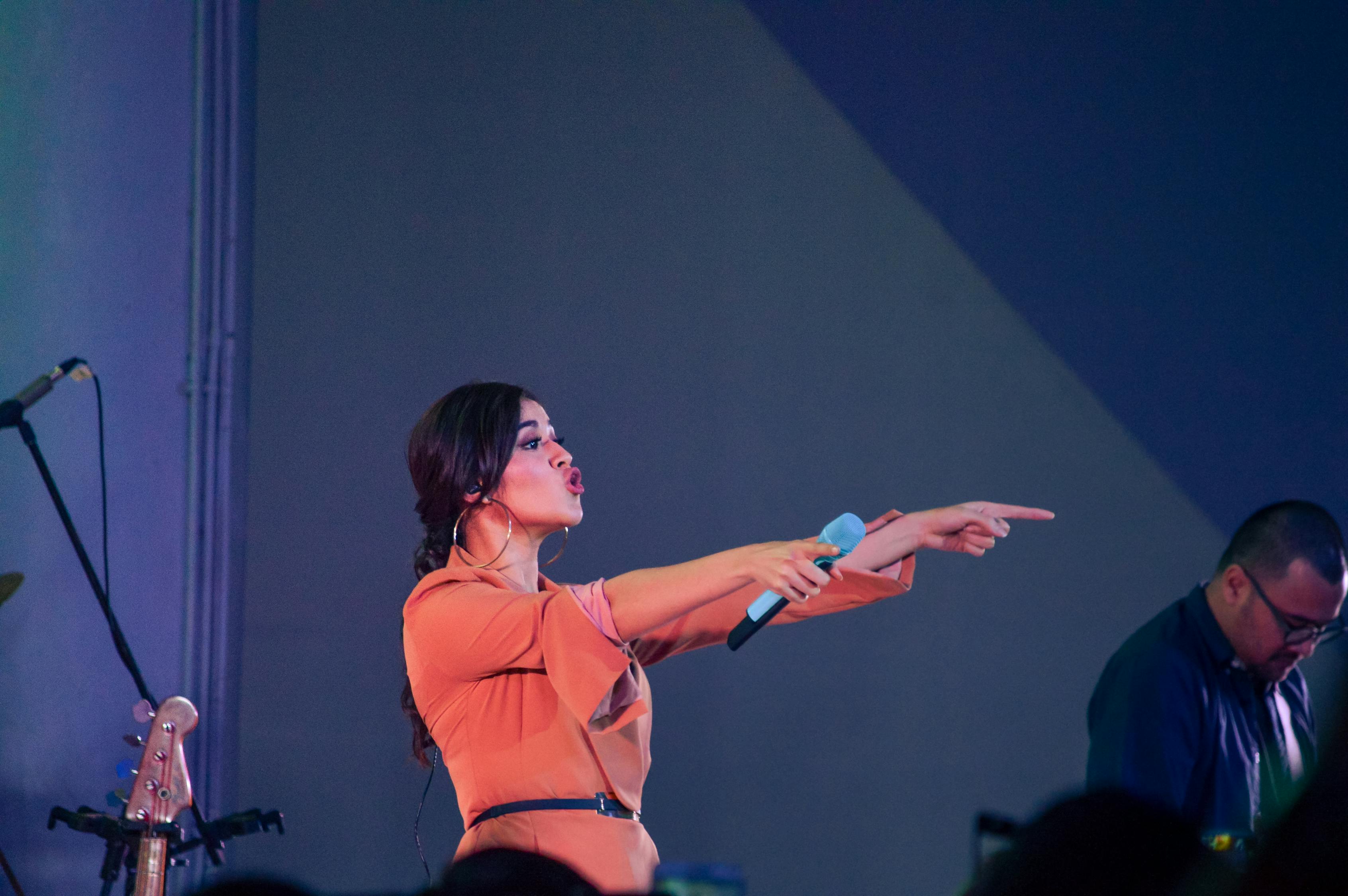 泫雅最新歌曲引领潮流风暴,音乐界的璀璨明星!