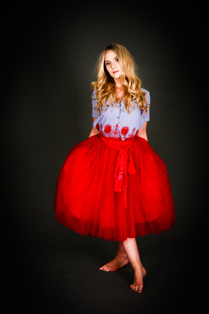 探索时尚前沿,2017最新款女裙的魅力展现