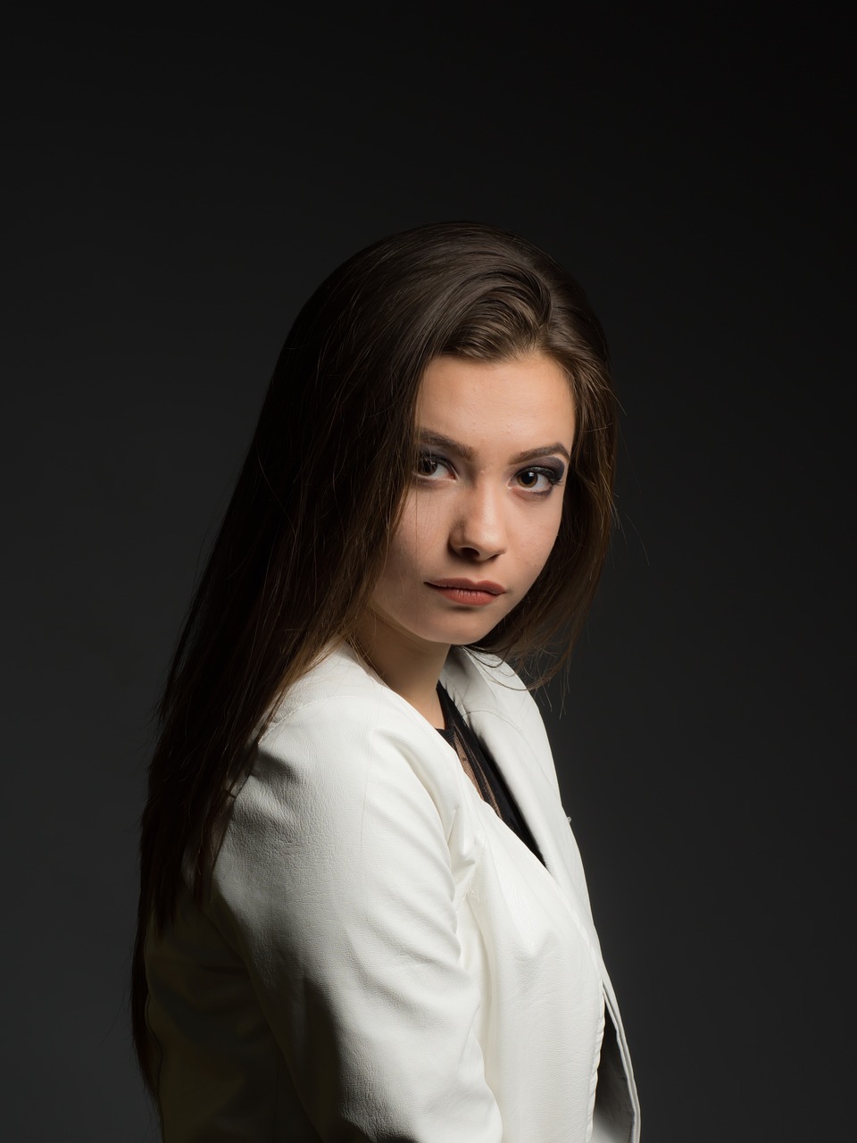 李湘最新照片展现多元魅力与时尚风采