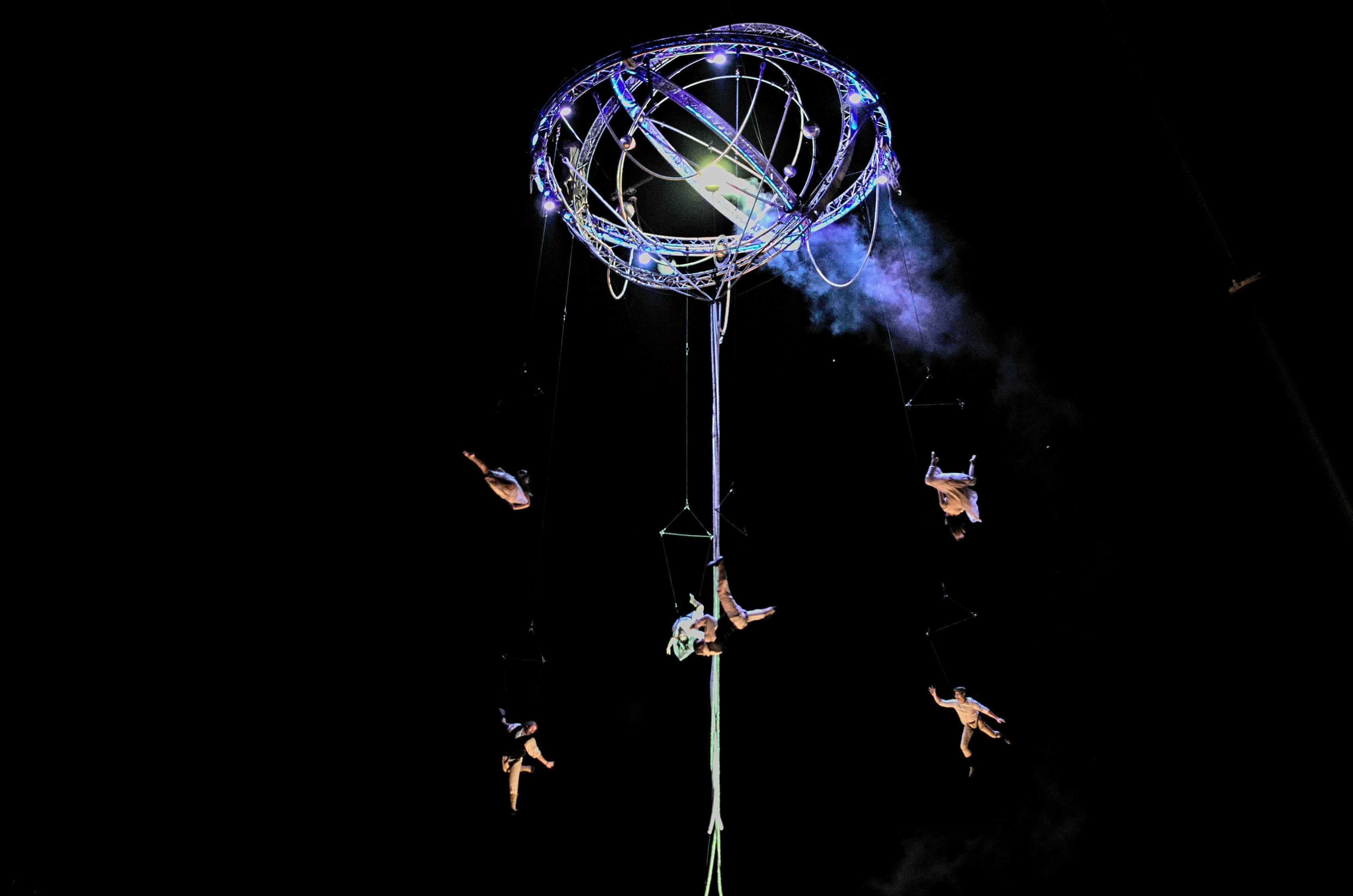 最新灯控台,先锋科技重塑舞台灯光艺术