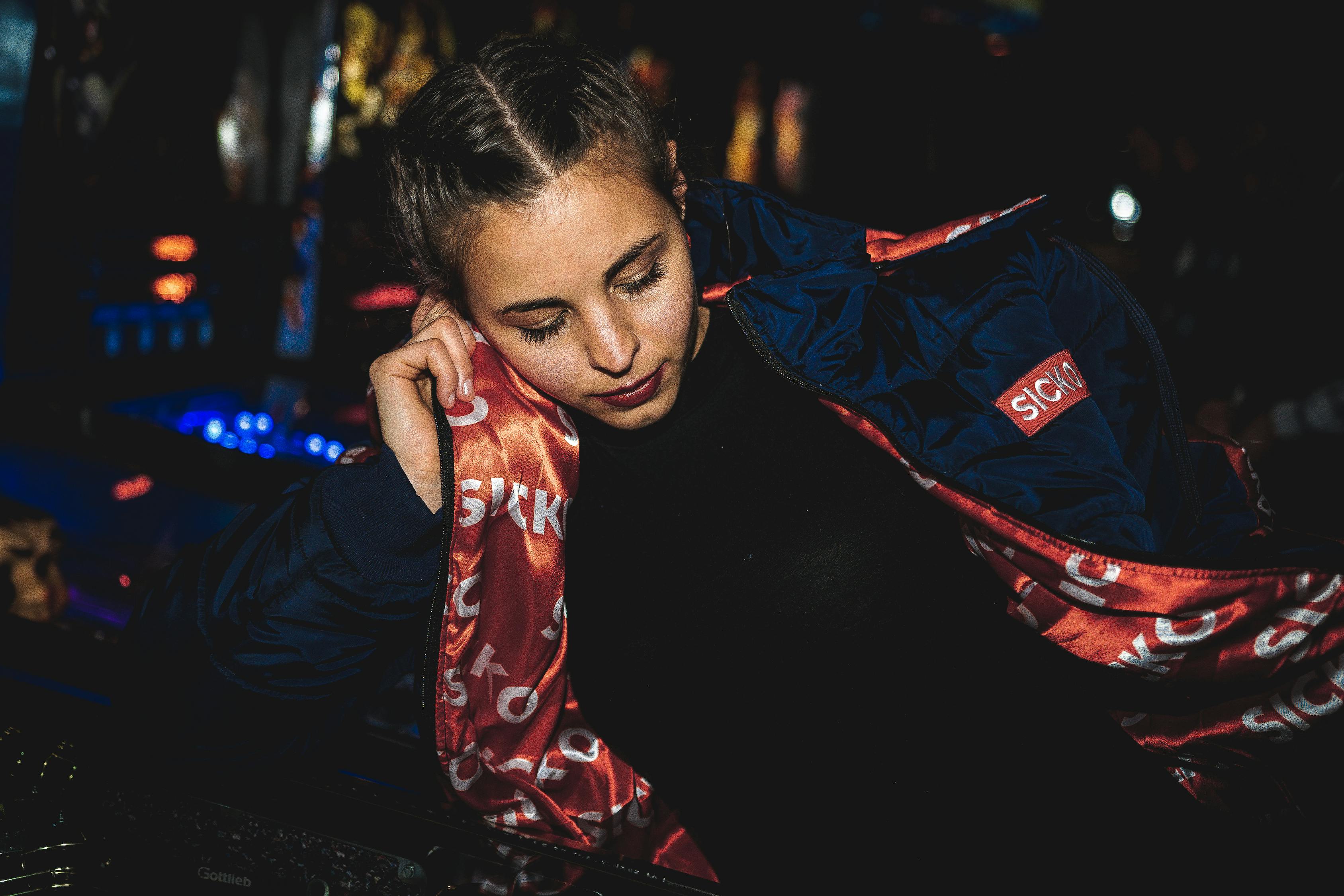 尼坤最新写真,魅力与风采的无尽展现