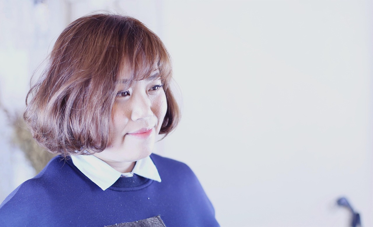 宋慧乔最新短发造型,时尚与气质的绝美融合亮相!