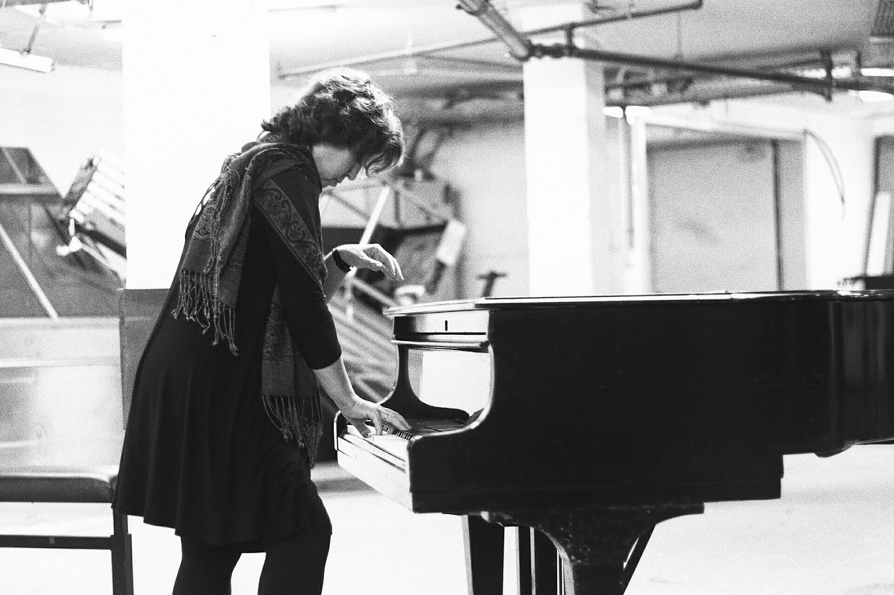 歌咏比赛中的手势艺术,无声之舞与声音的交响融合展现风采