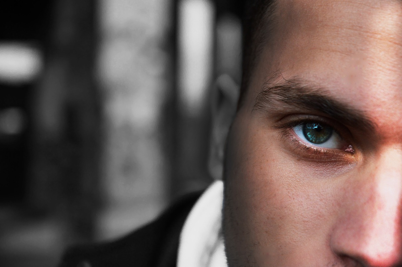 金良,演员之光,荧屏内外皆闪耀