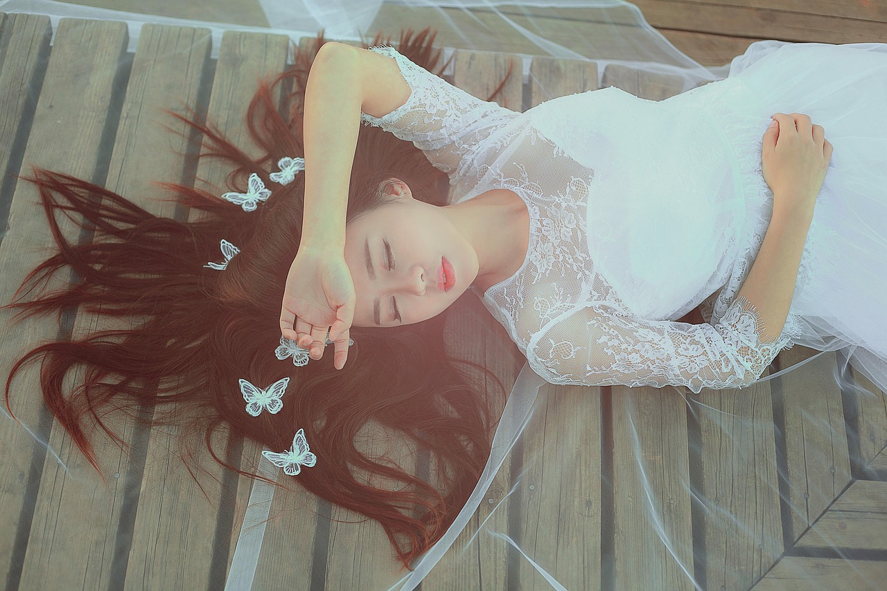 三月动漫男主风采照人,魅力四溢的照片展示