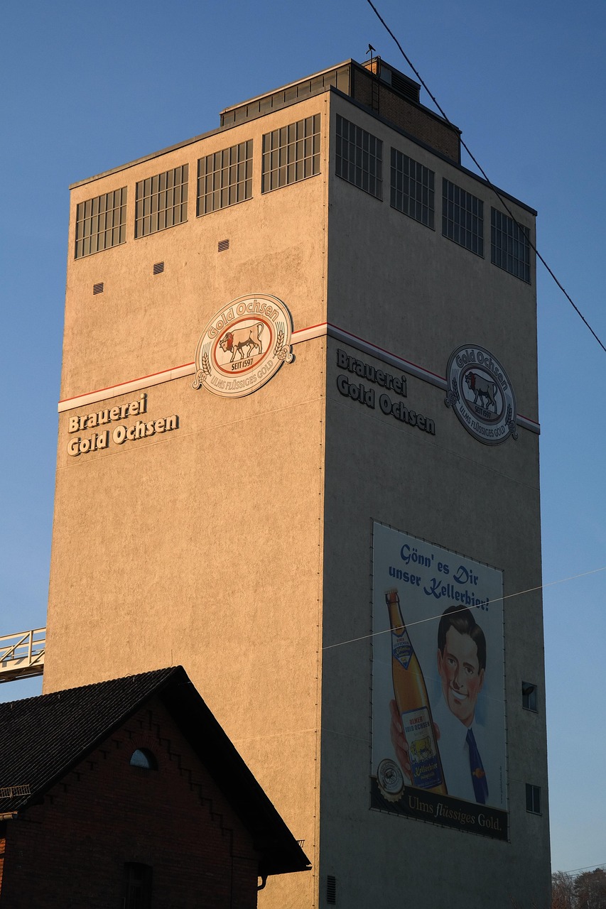 周大福五月上市之路,探寻黄金珠宝行业里程碑事件