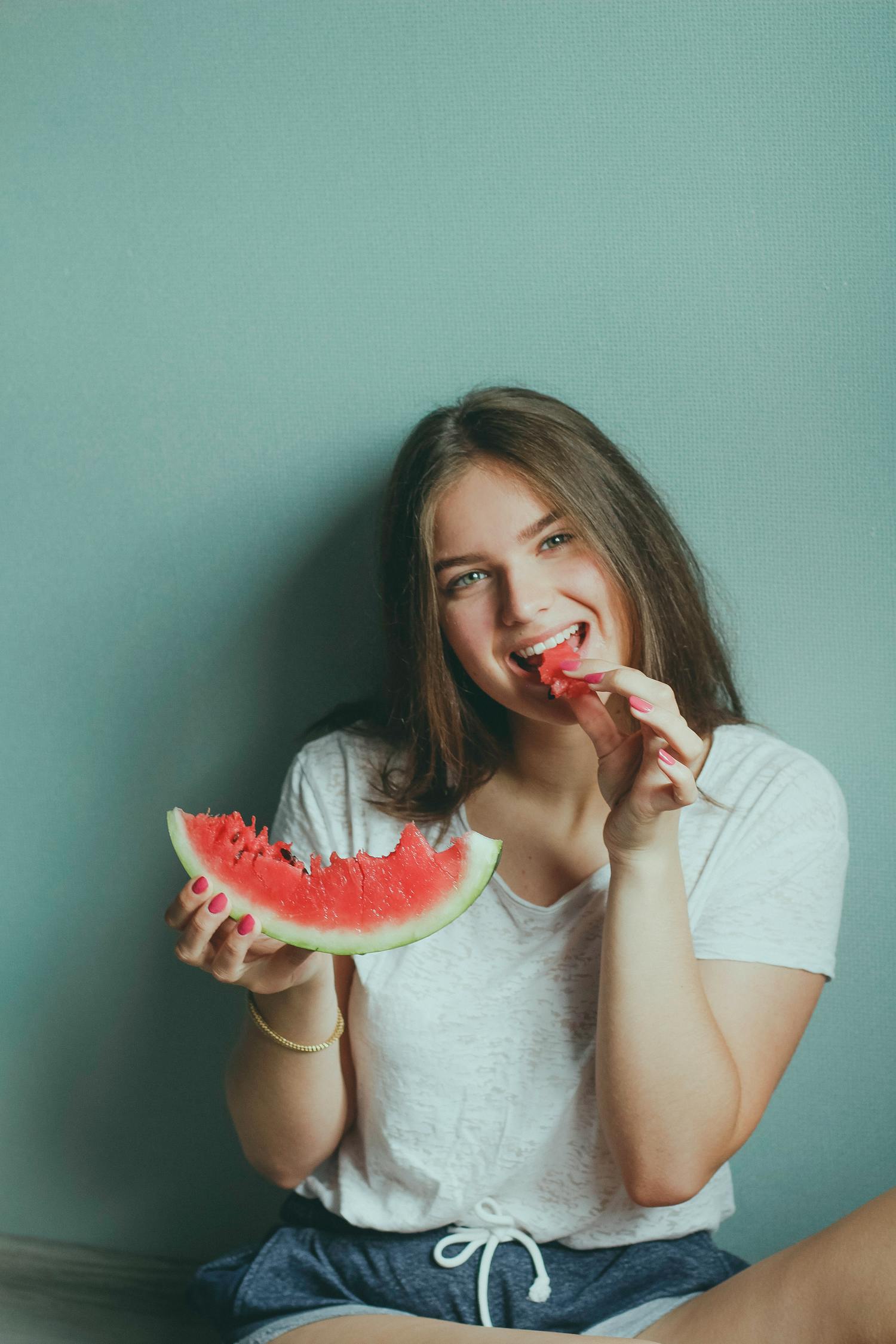 五月风情,最新流行马尾发型魅力绽放